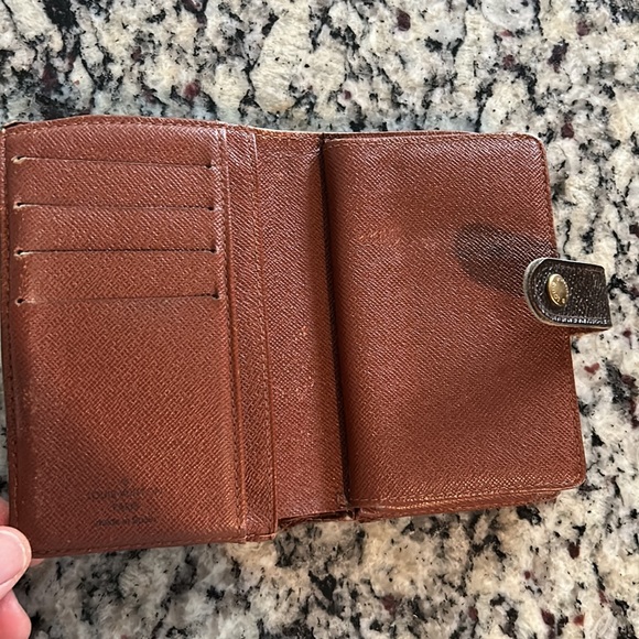 LV Monogram Kisslock Wallet - Picture 5 of 16